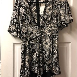 Detailed short sleeve romper